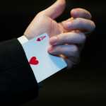 „Loialitate” sau manipulare bine mascată?